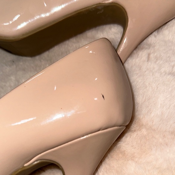 LC Lauren Conrad Nude Heels with Gold Metal Bow Size 9 - Picture 10 of 12